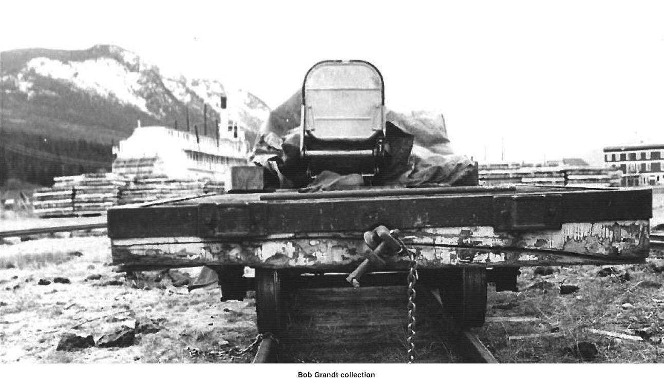 FordTramCarcross1970s-RGrandtA04.jpg