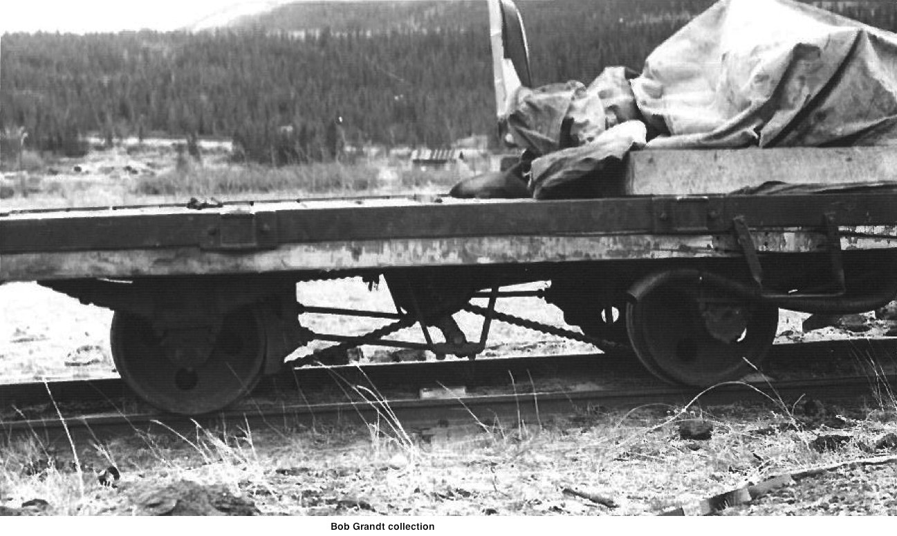 FordTramCarcross1970s-RGrandtA05.jpg