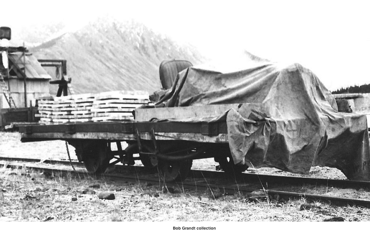 FordTramCarcross1970s-RGrandtA06.jpg